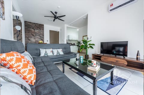 TV and multimedia, Living room, fireplace