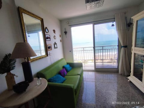 Communal lounge/ TV room, Balcony/Terrace, Seating area, Evening entertainment, Sea view