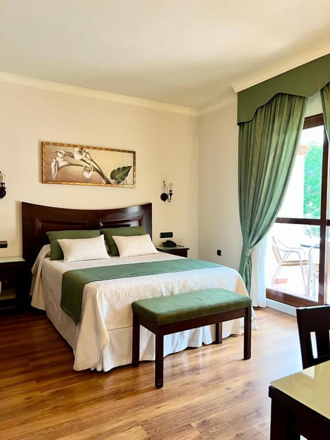 Bed, Balcony/Terrace, Bedroom