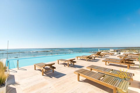 Pool view, Sea view, Swimming pool, Seasons