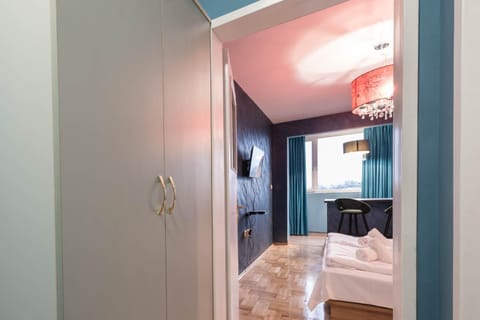 Bed, Bedroom, towels, wardrobe