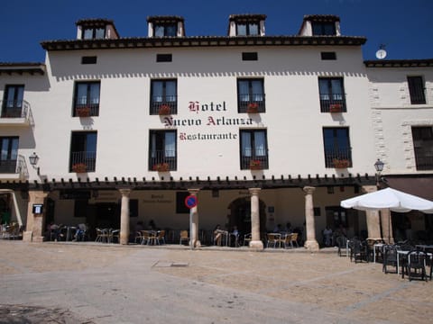 Facade/entrance, Balcony/Terrace