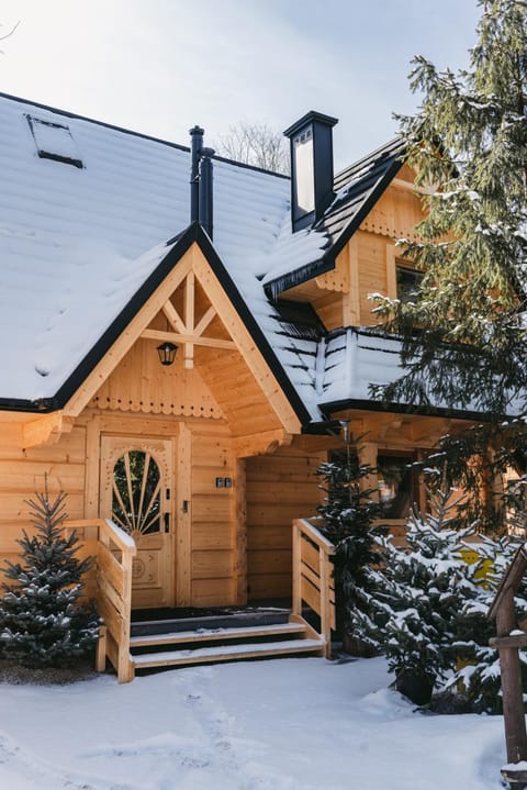 Property building, Day, Winter