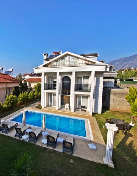 Patio, BBQ facilities, Garden view, Mountain view, Swimming pool, sunbed