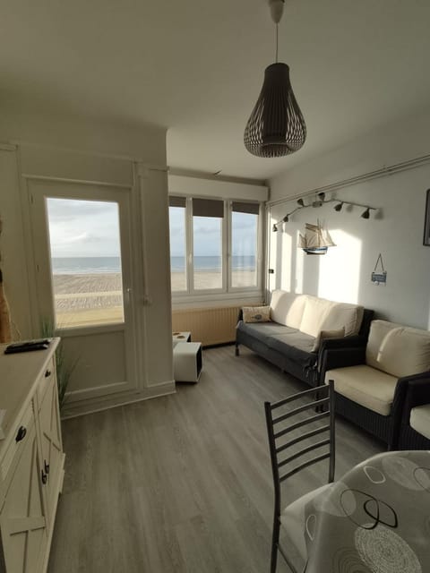 Vue imprenable sur la mer depuis notre appartement "Au Berkail" Apartment in Berck