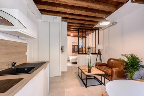 Kitchen or kitchenette, Living room, Dining area