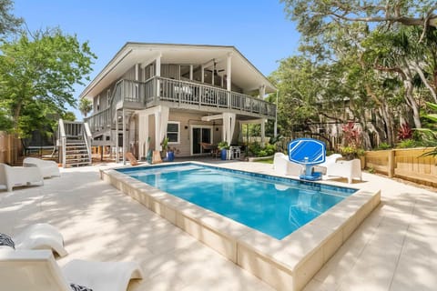 Beachside Cabana Walk to Beach Dog Friendly House in Vilano Beach