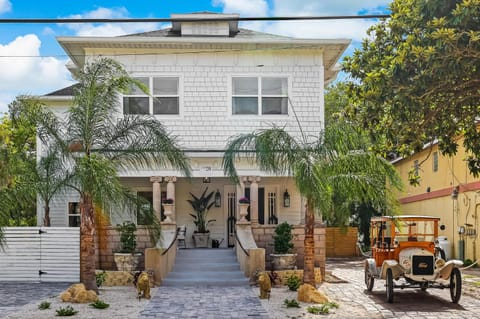 The Gatsby Mansion Heated Pool Heart of Town House in Saint Augustine