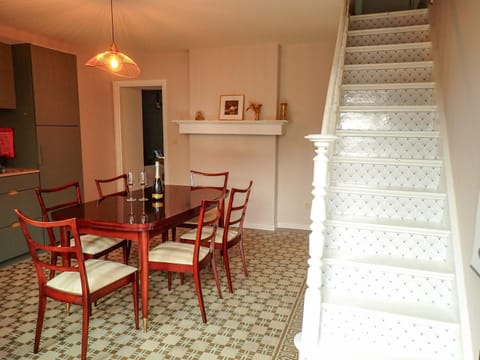 Property building, kitchen, kitchen