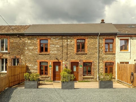 Property building, Area and facilities, Parking