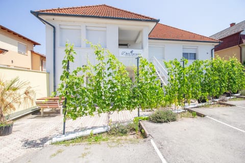 Property building, Patio, Facade/entrance, Parking