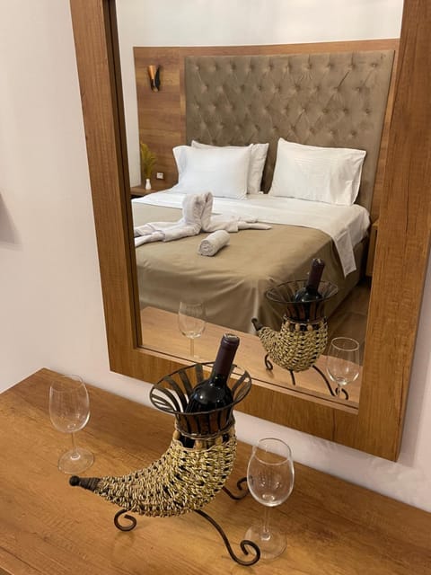 Bed, Living room, Photo of the whole room, Seating area, Bedroom