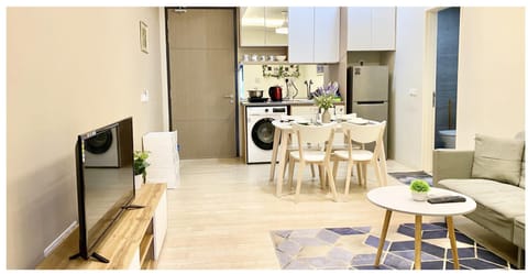 Communal lounge/ TV room, Kitchen or kitchenette, Living room, Seating area, Dining area, minibar, washing machine