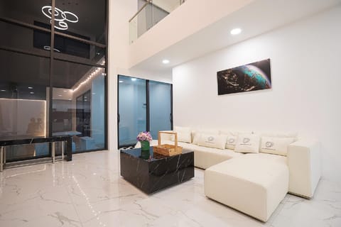 Communal lounge/ TV room, TV and multimedia, Living room, Seating area