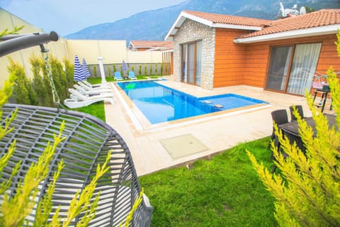 Garden, Mountain view, Pool view, Swimming pool, sunbed