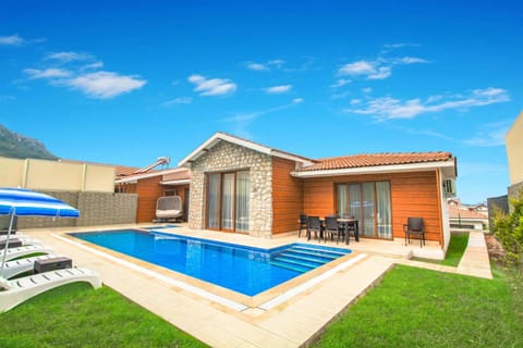 Patio, Swimming pool, Swimming pool, sunbed