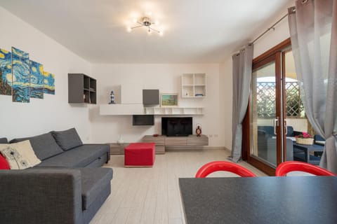 Communal lounge/ TV room, Living room