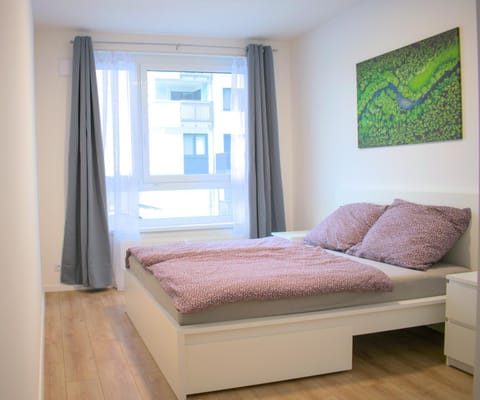 Bed, Photo of the whole room, Decorative detail, Bedroom