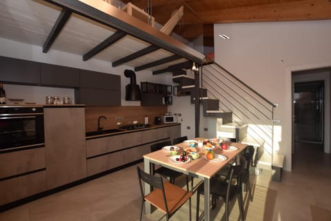 Kitchen or kitchenette, minibar, pet friendly, stove