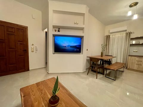 TV and multimedia, Living room, Dining area
