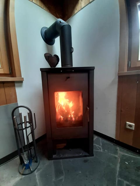 Seating area, Dining area, flat iron