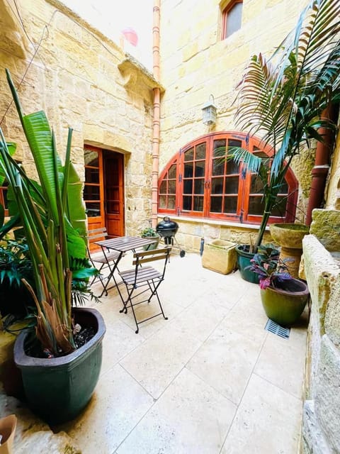 Il Mithna farmhouse with indoor heated jacuzzi pool Villa in Malta