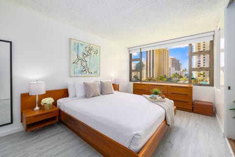 Bed, Photo of the whole room, Bedroom, City view