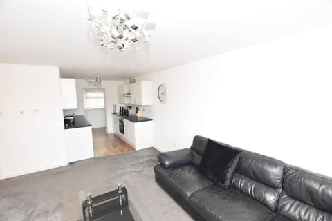 3 Bedroom Apartment in a Quiet Location Apartment in Coatbridge