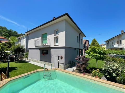 Property building, Day, Garden, Garden view, Pool view, Swimming pool