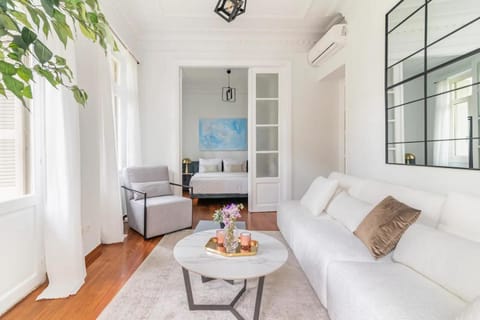 Living room, Photo of the whole room, Seating area