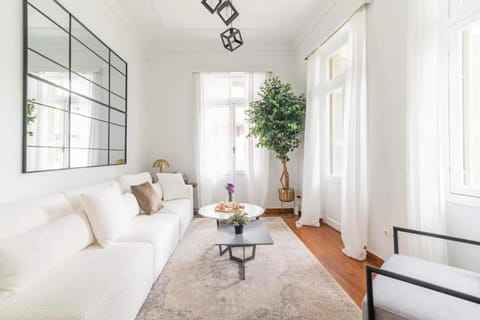 Living room, Photo of the whole room