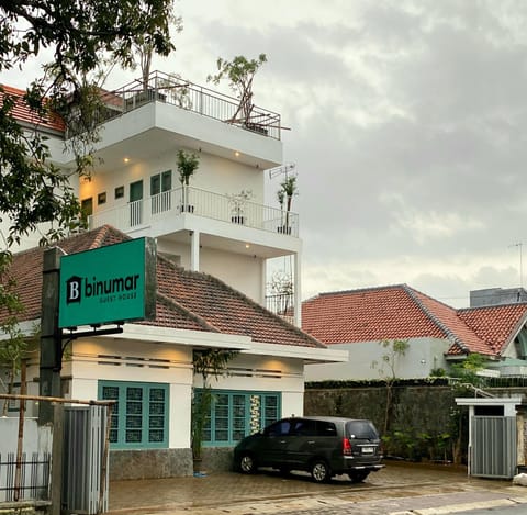 Property building, Day, Parking