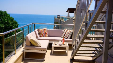 View (from property/room), Balcony/Terrace, Seating area, Sea view