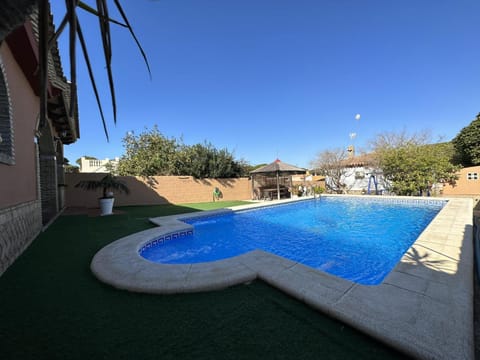 Swimming pool, Swimming pool