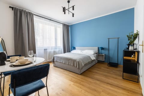 Bed, Photo of the whole room, Dining area, Bedroom