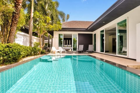 Property building, Pool view, Pool view, Swimming pool, Swimming pool, Swimming pool