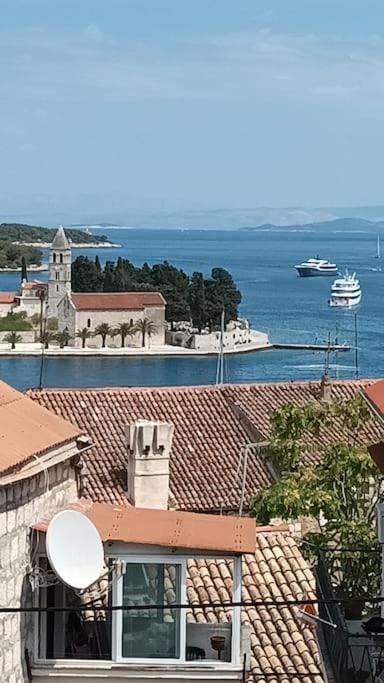 Nearby landmark, Day, Balcony/Terrace, Sea view