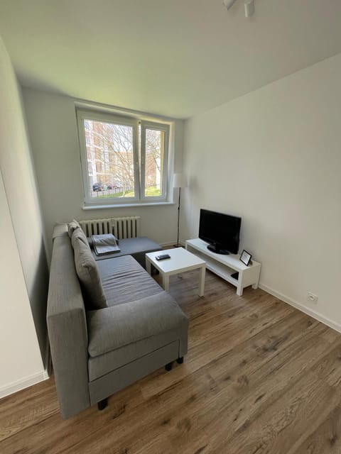 Communal lounge/ TV room, Living room, Seating area, Evening entertainment