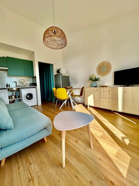 Communal lounge/ TV room, Kitchen or kitchenette, Living room, Dining area