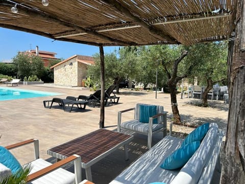 Day, Evening entertainment, Pool view, sunbed