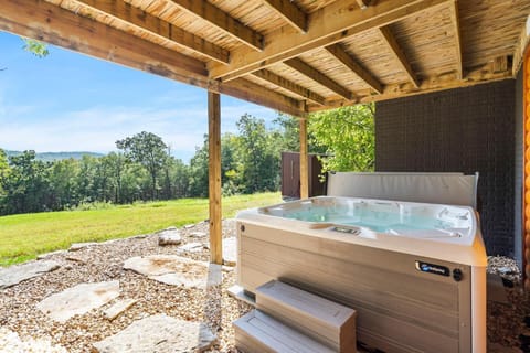 Ozark Outdoor Legacy House in Ridgedale