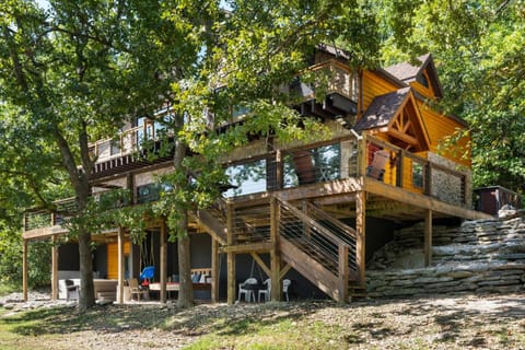 Ozark Outdoor Legacy House in Ridgedale
