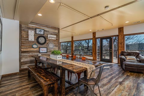 Ozark Outdoor Legacy House in Ridgedale