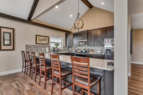 All Decked Out at Branson Cove House in Ridgedale