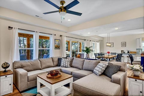 A Walk in the Clouds House in Ridgedale