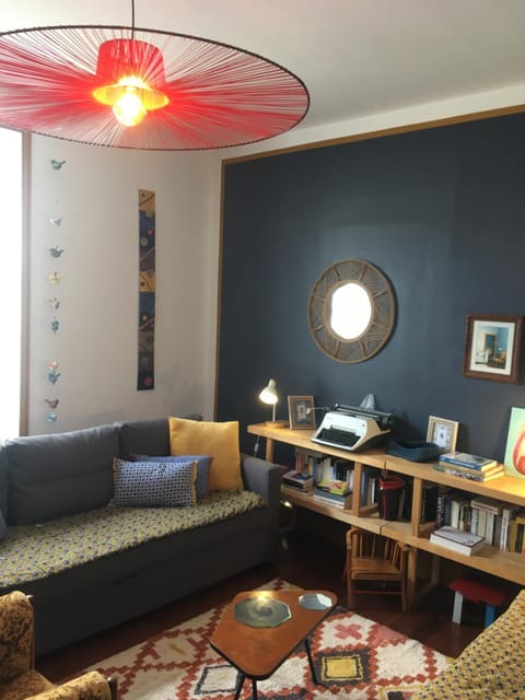 Communal lounge/ TV room, Library, Living room, Seating area