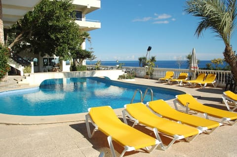 Swimming pool, Swimming pool