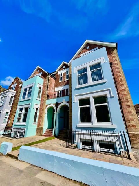 Sea Breeze - Coast Apartment in Bournemouth