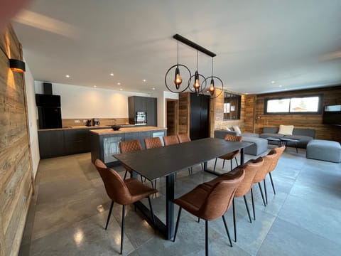 Kitchen or kitchenette, Living room, Dining area