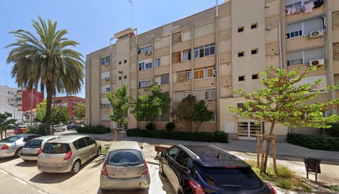 Property building, Neighbourhood